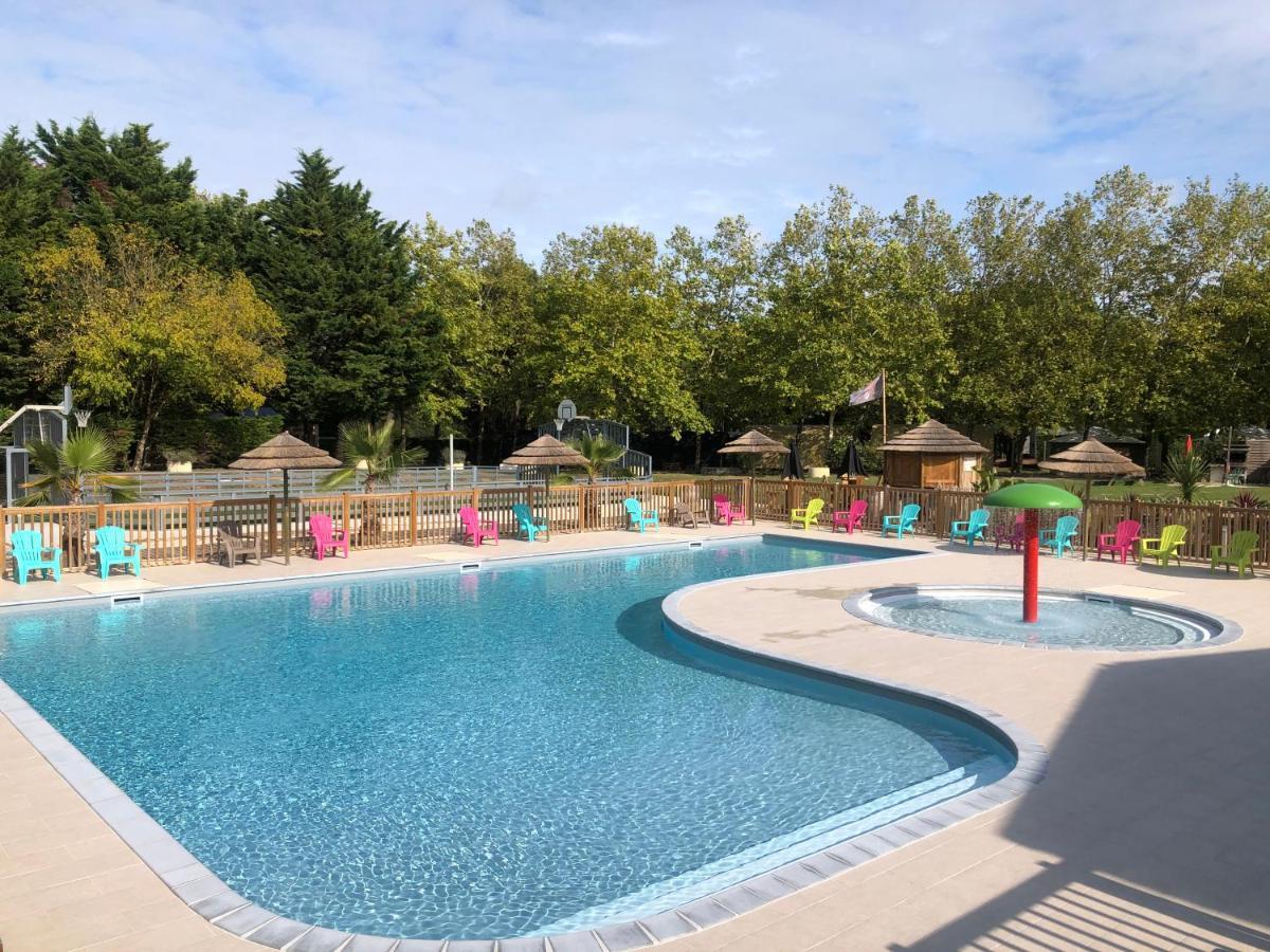 Camping Les Maraises Saint-Martin-de-Ré Екстериор снимка