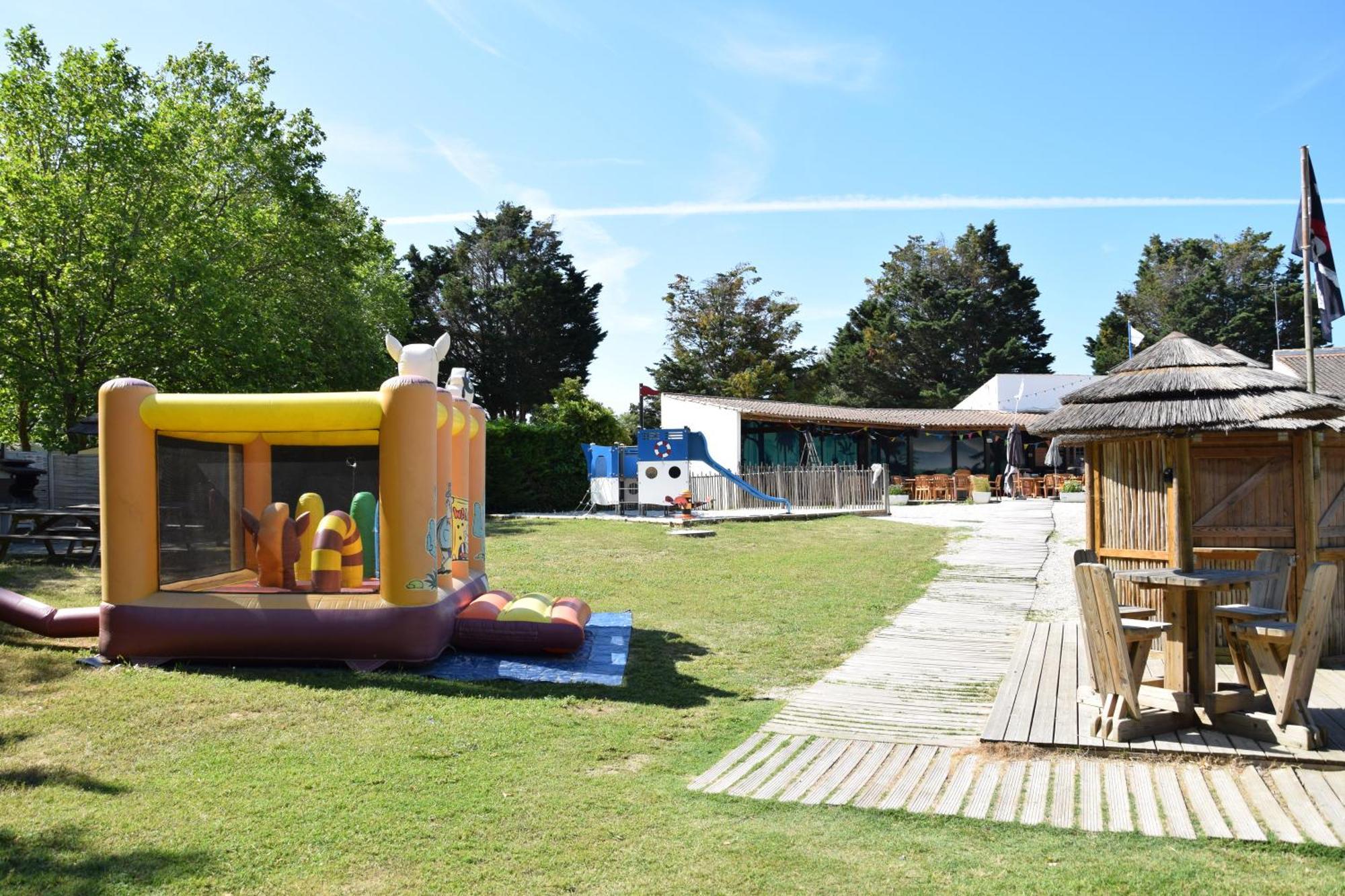 Camping Les Maraises Saint-Martin-de-Ré Екстериор снимка