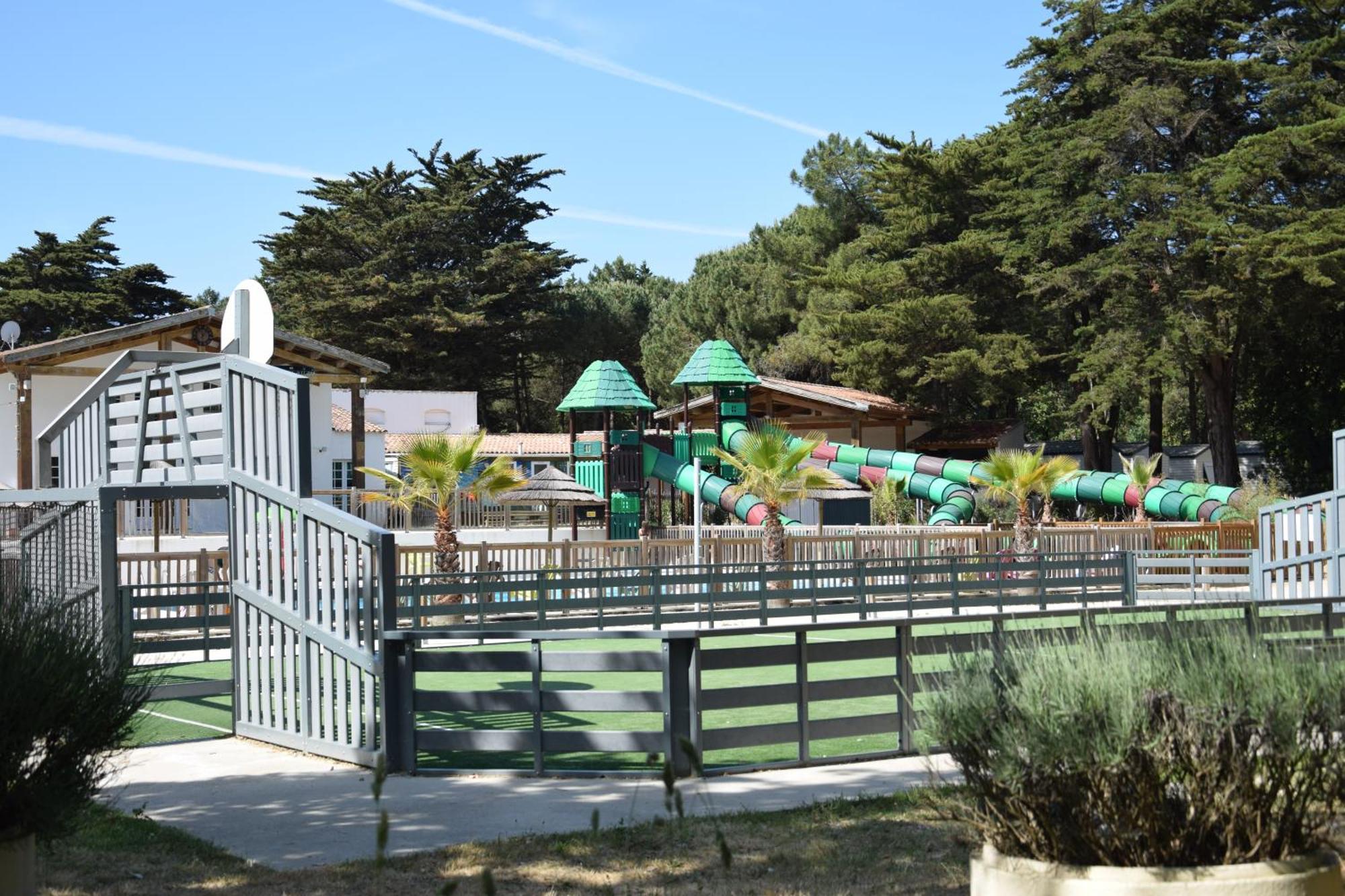 Camping Les Maraises Saint-Martin-de-Ré Екстериор снимка