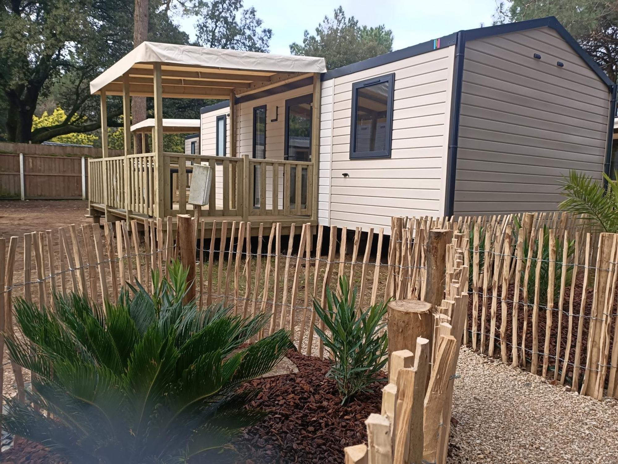 Camping Les Maraises Saint-Martin-de-Ré Екстериор снимка