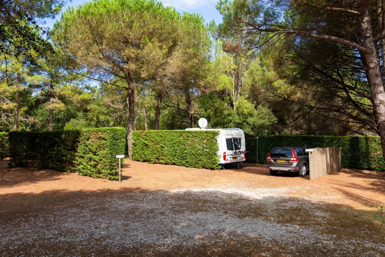 Camping Les Maraises Saint-Martin-de-Ré Екстериор снимка