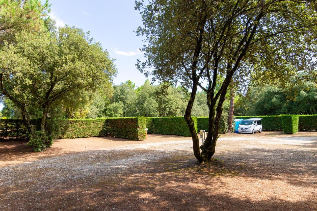 Camping Les Maraises Saint-Martin-de-Ré Екстериор снимка
